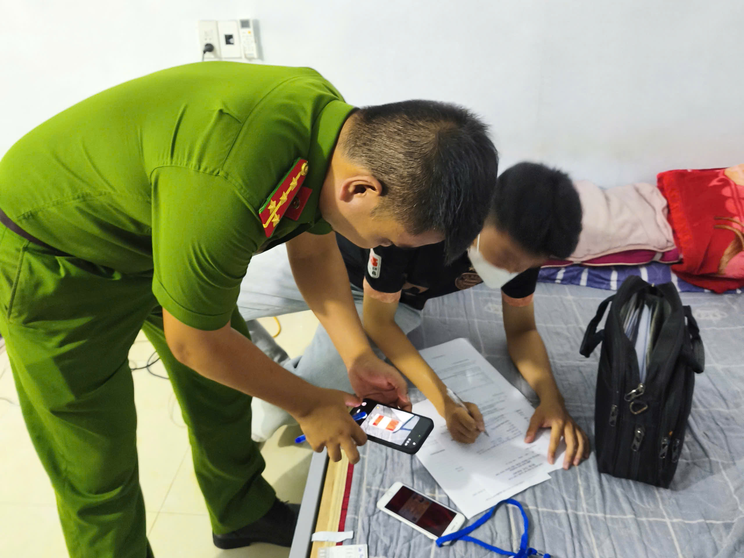 Công an xã Vĩnh Hoà tiếp tục thực hiện cao điểm Tháng hành động phòng, chống ma túy năm 2026